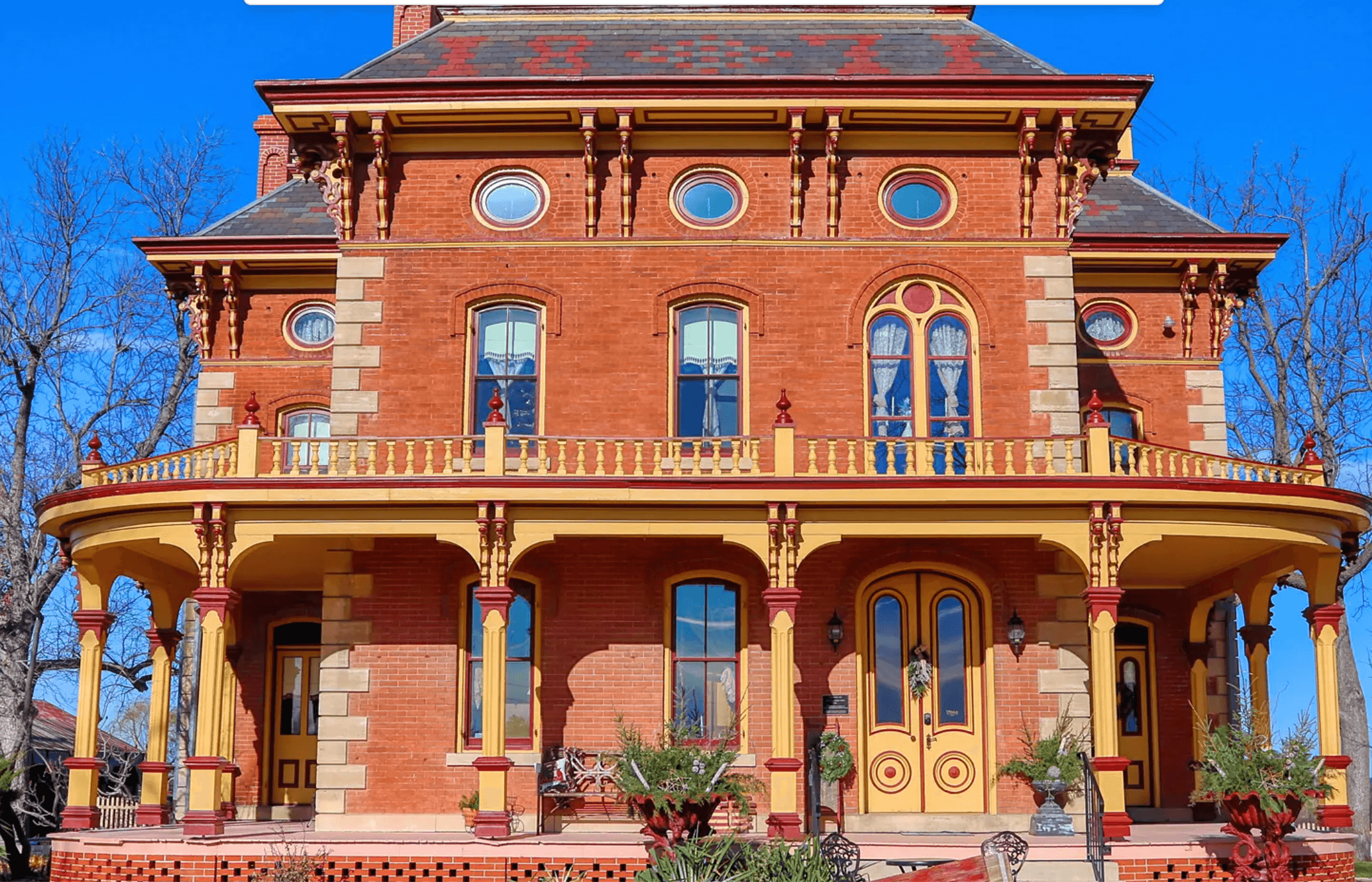 Pella Mansion Front view