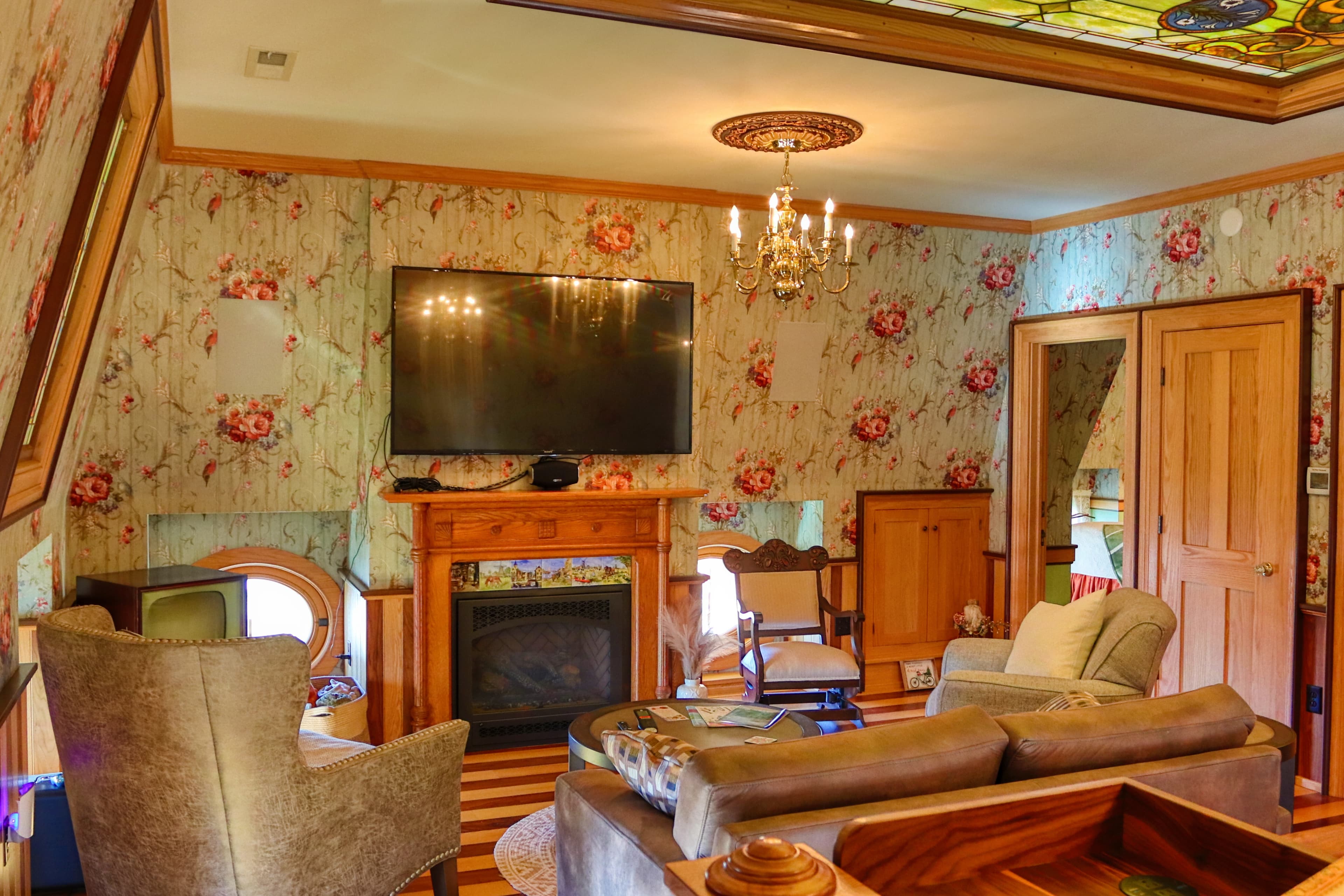 Step out of your private room and relax in the exquisite third floor Ballroom common area.